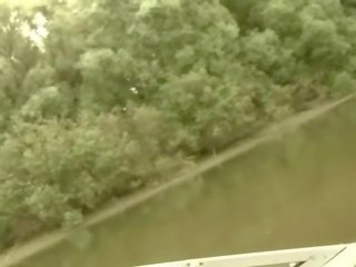 Victoria tiffani merr anale fucked në varkë