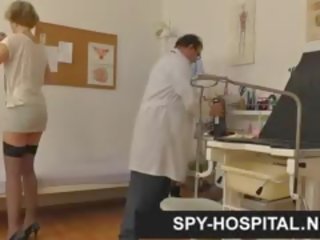 Nakaw nakatago kamera pelikula ng ginekologiko eksamen